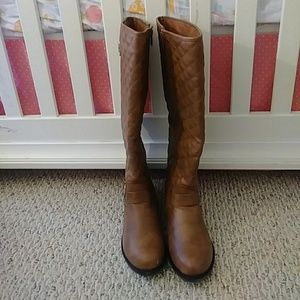 Knee length riding boot